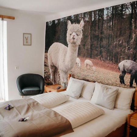 Alpakas, Lamas Und Rentiere Zum Gruenen See Grossdorf  エクステリア 写真